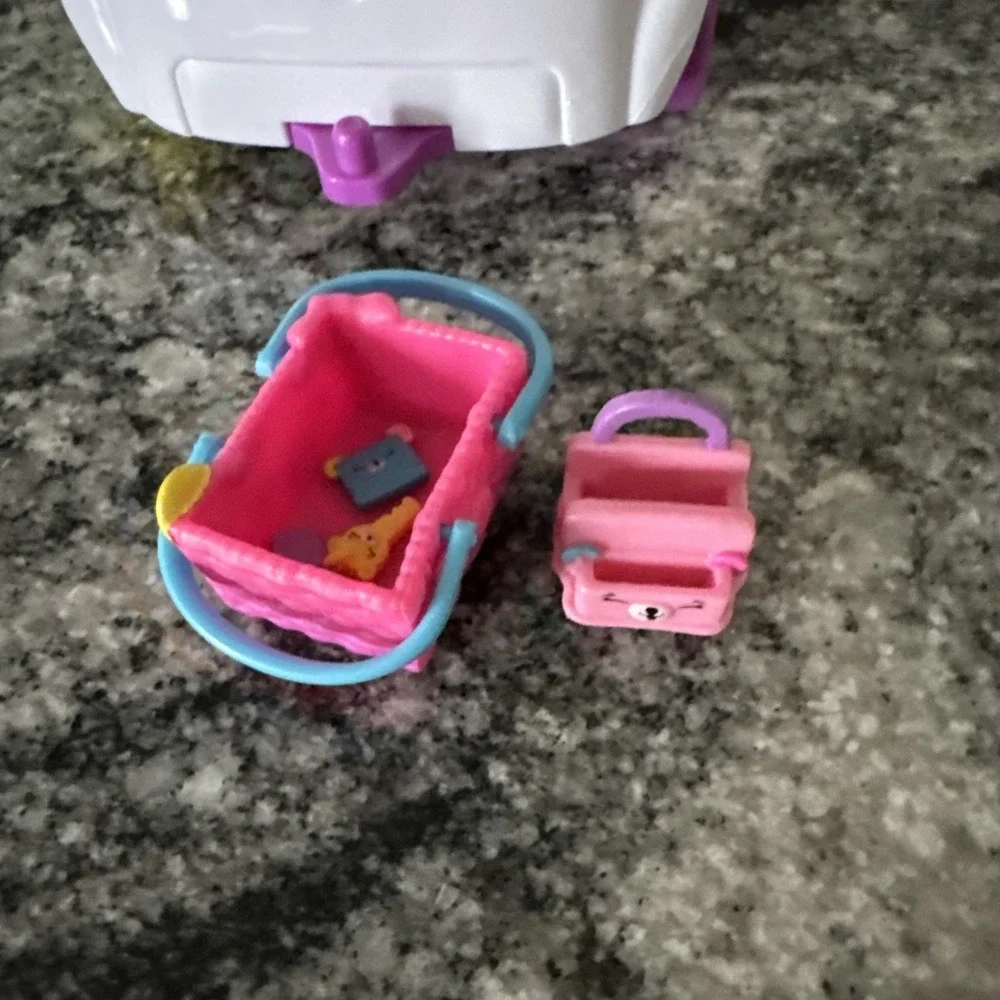 Shopkins Happy Places Rainbow Beach Convertible Rainbow‎ Car
